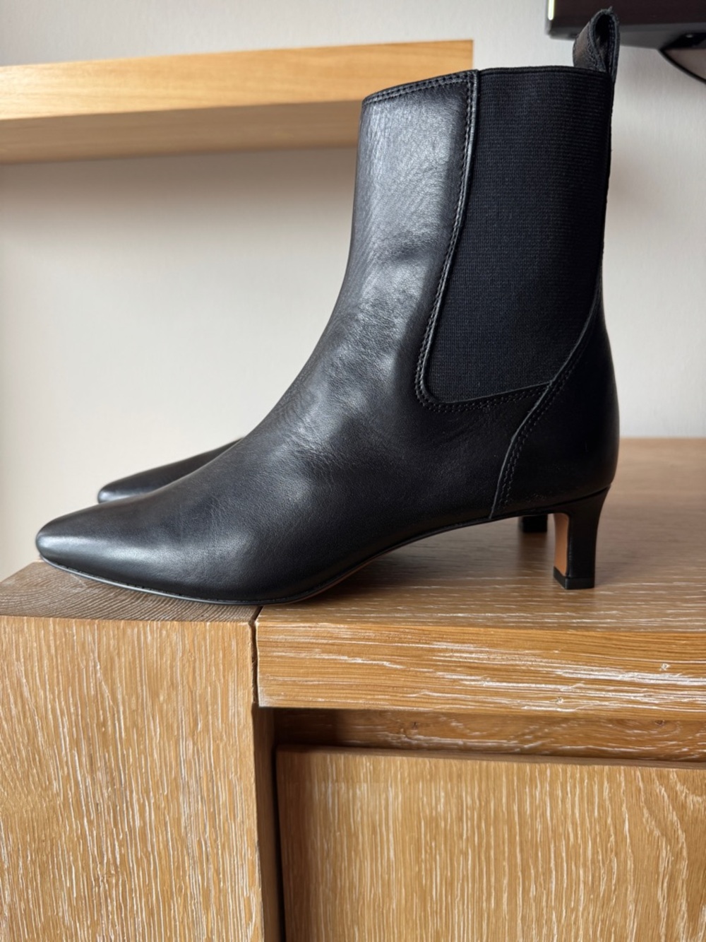 NWOB! MADEWELL Women's The Dimes Chelsea Boot in True Black Leather, Size 6.5